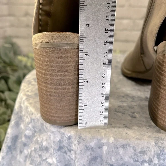 Universal Thread “Jazlyn” Whipstitch Open-Toe Faux Suede Zip Heels WMS 9M✨NWOT - Picture 7 of 10